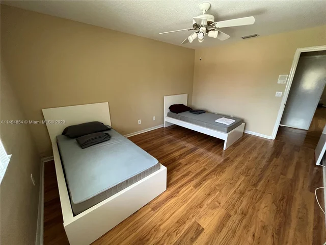 1231 NW 179th Ave, Pembroke Pines FL 33029