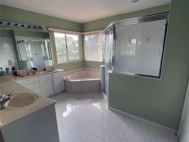 1231 NW 179th Ave, Pembroke Pines FL 33029