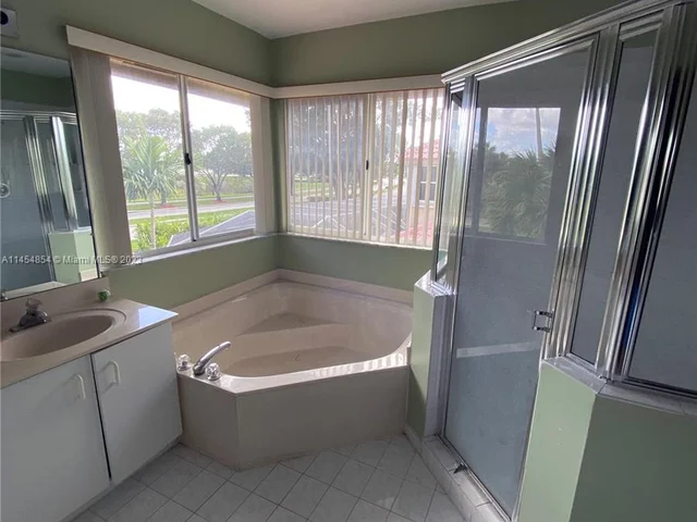 1231 NW 179th Ave, Pembroke Pines FL 33029