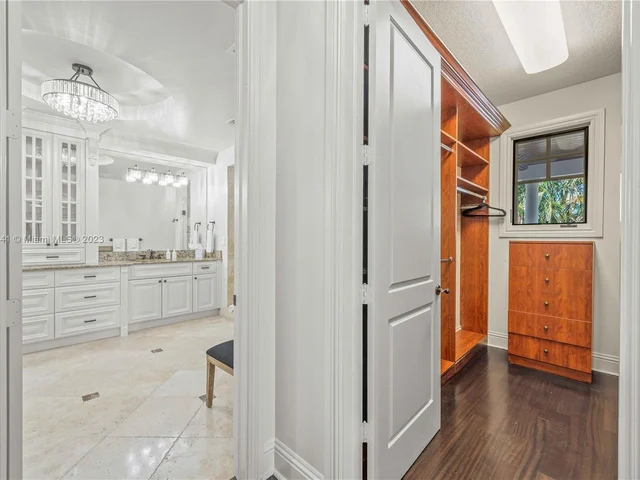 1958 Harbourview Dr, Fort Lauderdale FL 33316