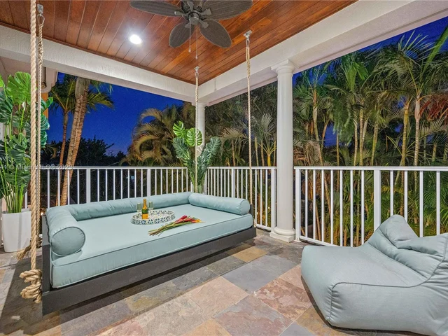 1958 Harbourview Dr, Fort Lauderdale FL 33316