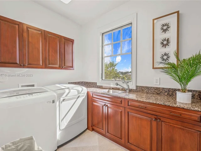 1958 Harbourview Dr, Fort Lauderdale FL 33316