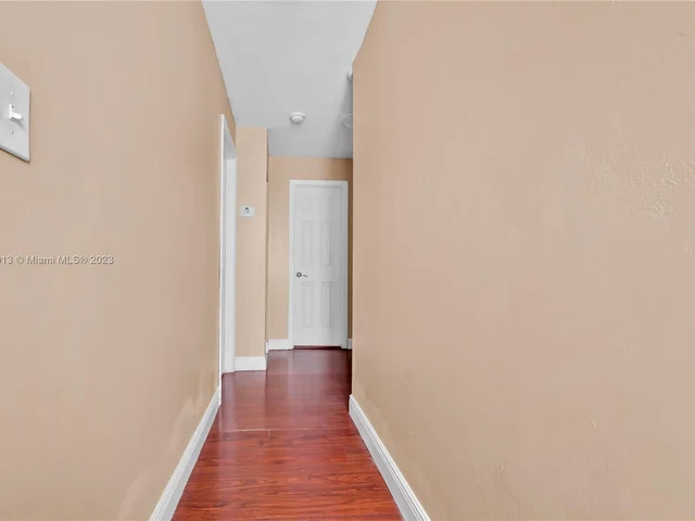 8849 NW 108th St, Hialeah Gardens FL 33018