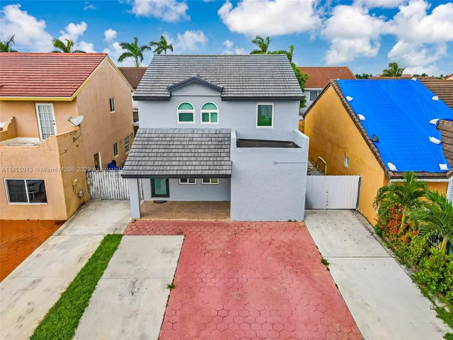 8849 NW 108th St, Hialeah Gardens FL 33018