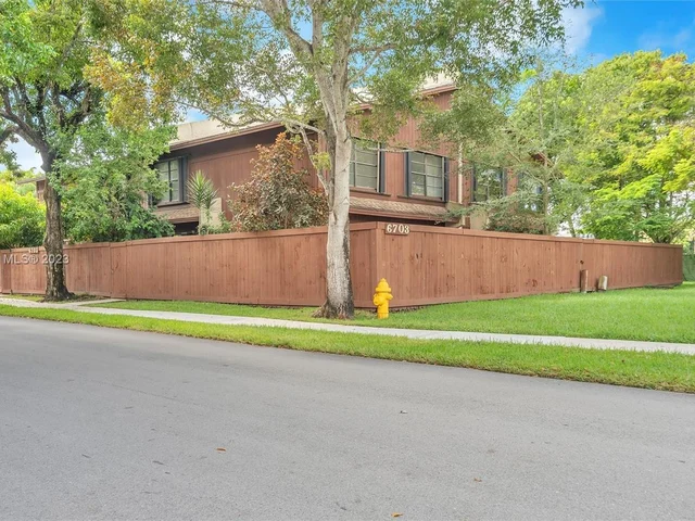6703 SW 116th Ct # C, Miami FL 33173