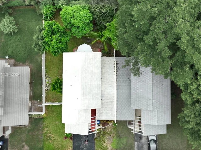 10600 La Placida Dr, Coral Springs FL 33065