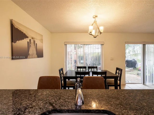 10600 La Placida Dr, Coral Springs FL 33065