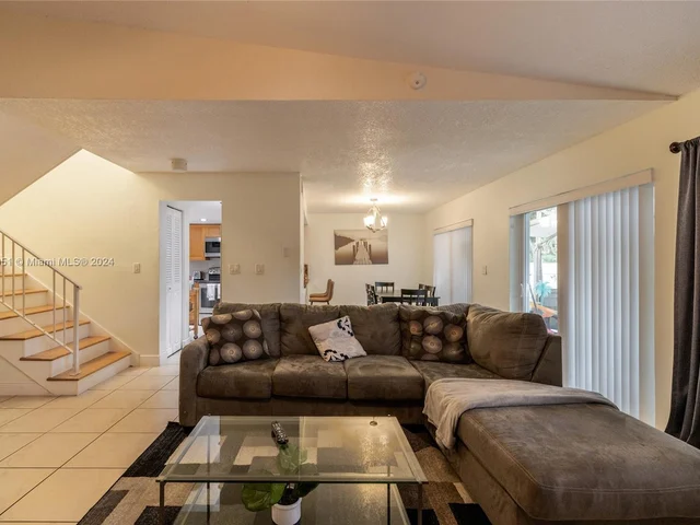 10600 La Placida Dr, Coral Springs FL 33065