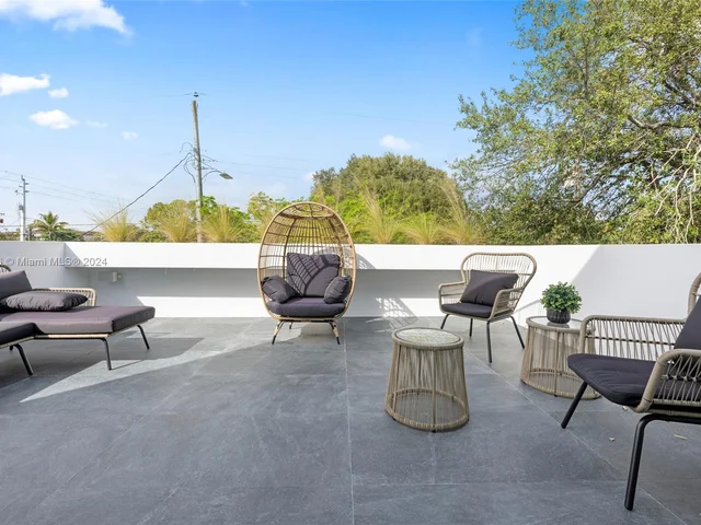 80 NW 45th St, Miami FL 33127