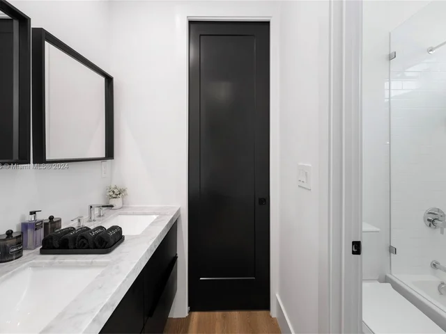 80 NW 45th St, Miami FL 33127