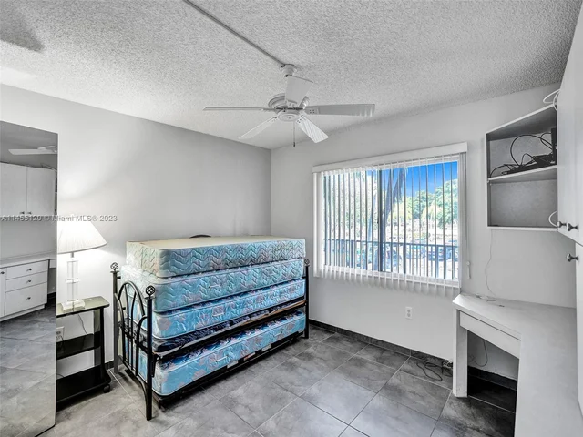 950 SW 138th Ave # 203B, Pembroke Pines FL 33027
