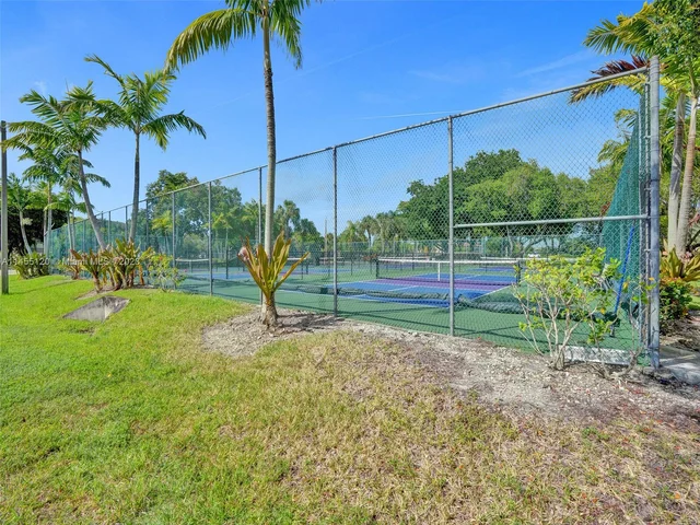 950 SW 138th Ave # 203B, Pembroke Pines FL 33027