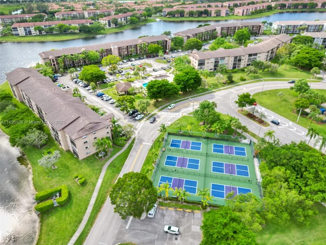 950 SW 138th Ave # 203B, Pembroke Pines FL 33027