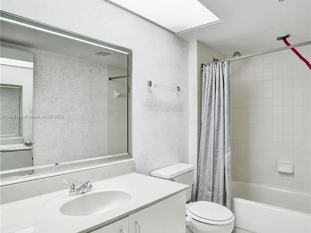 950 SW 138th Ave # 203B, Pembroke Pines FL 33027