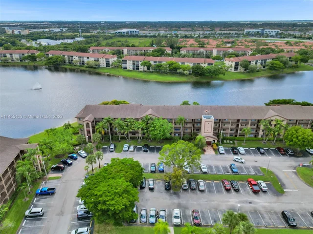 950 SW 138th Ave # 203B, Pembroke Pines FL 33027