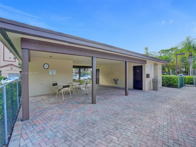 950 SW 138th Ave # 203B, Pembroke Pines FL 33027