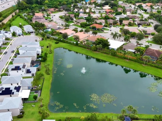 1801 Lake Cove Dr, Lake Worth FL 33460