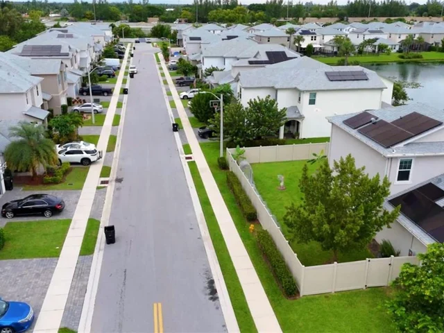 1801 Lake Cove Dr, Lake Worth FL 33460