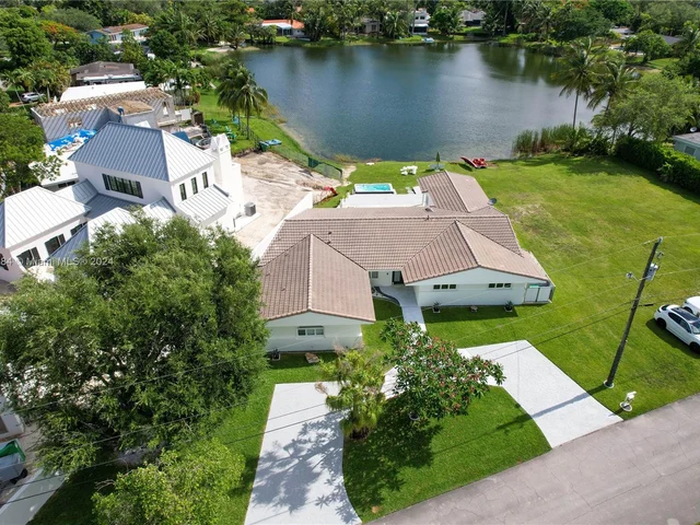 6485 SW 52nd St, Miami FL 33155