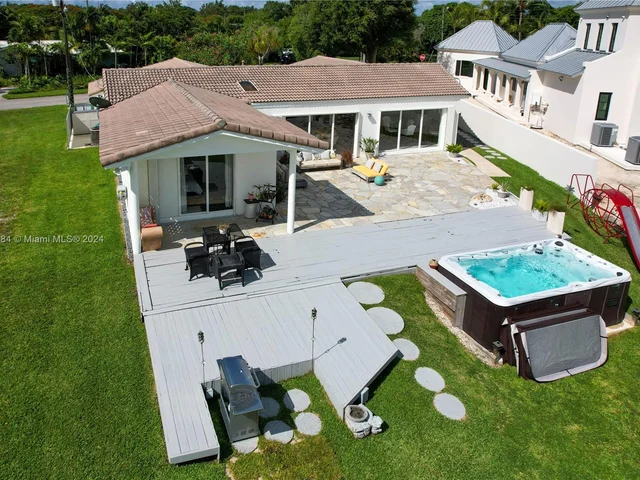 6485 SW 52nd St, Miami FL 33155