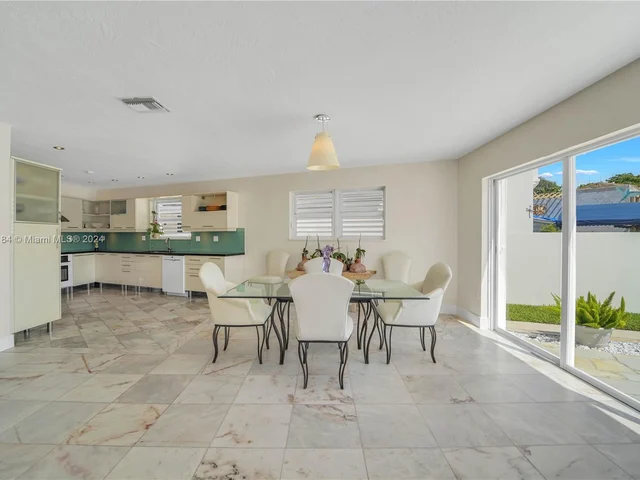 6485 SW 52nd St, Miami FL 33155