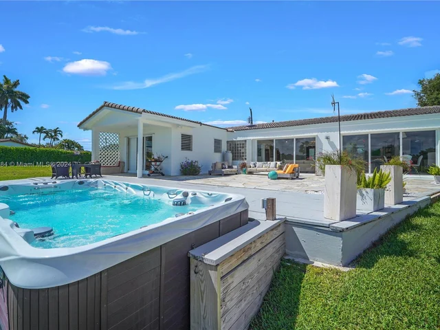 6485 SW 52nd St, Miami FL 33155