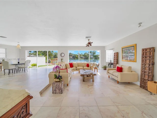 6485 SW 52nd St, Miami FL 33155