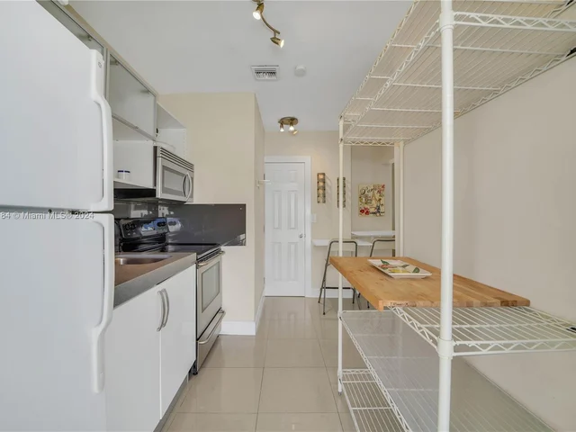 6485 SW 52nd St, Miami FL 33155