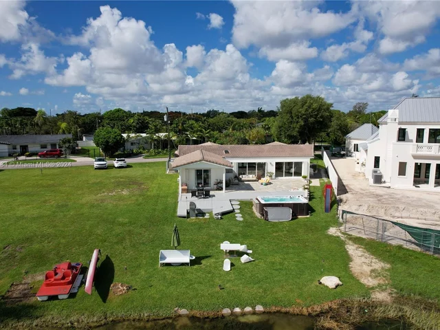 6485 SW 52nd St, Miami FL 33155