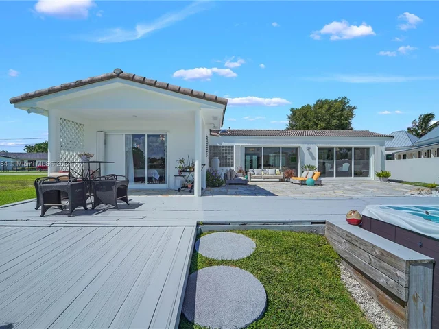 6485 SW 52nd St, Miami FL 33155