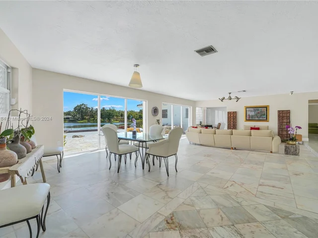 6485 SW 52nd St, Miami FL 33155