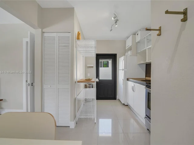 6485 SW 52nd St, Miami FL 33155