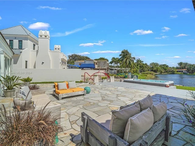 6485 SW 52nd St, Miami FL 33155