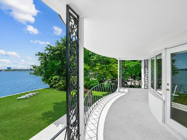 4355 Sabal Palm Rd, Miami FL 33137