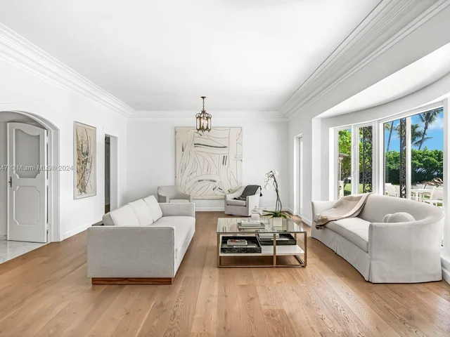 4355 Sabal Palm Rd, Miami FL 33137