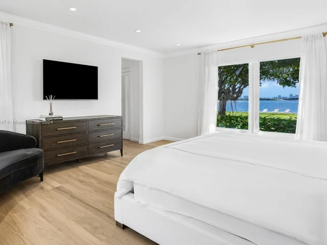 4355 Sabal Palm Rd, Miami FL 33137