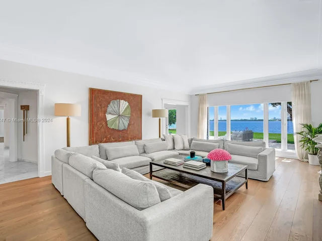 4355 Sabal Palm Rd, Miami FL 33137