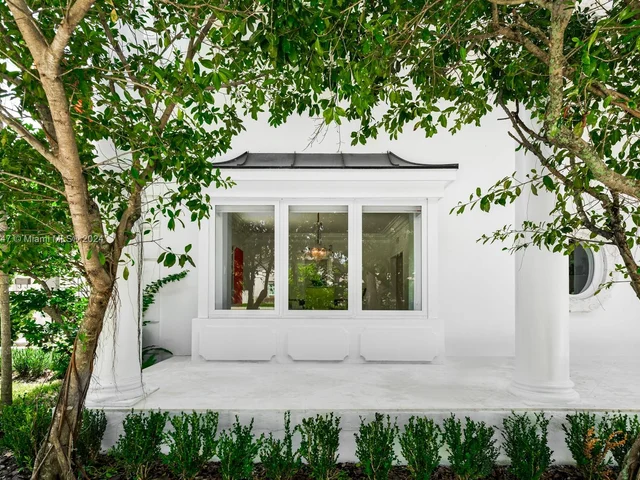 4355 Sabal Palm Rd, Miami FL 33137