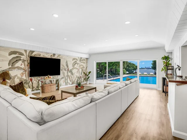 4355 Sabal Palm Rd, Miami FL 33137