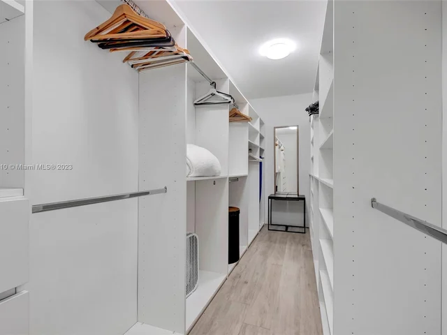 3570 SW 23rd St # 3570, Miami FL 33145