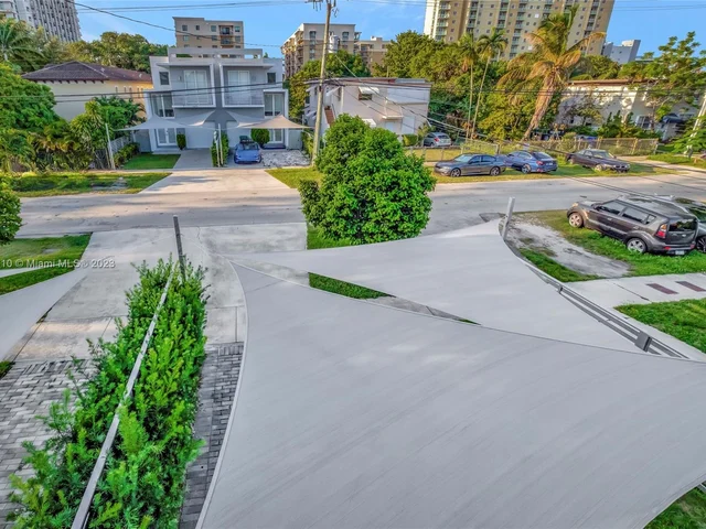 3570 SW 23rd St # 3570, Miami FL 33145