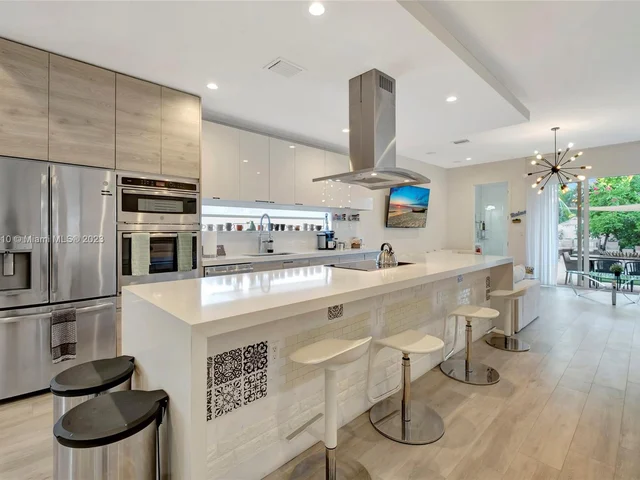 3570 SW 23rd St # 3570, Miami FL 33145