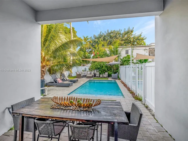 3570 SW 23rd St # 3570, Miami FL 33145