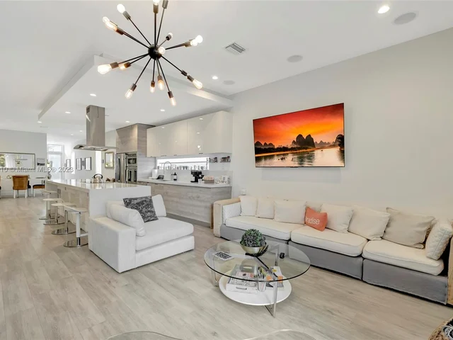 3570 SW 23rd St # 3570, Miami FL 33145