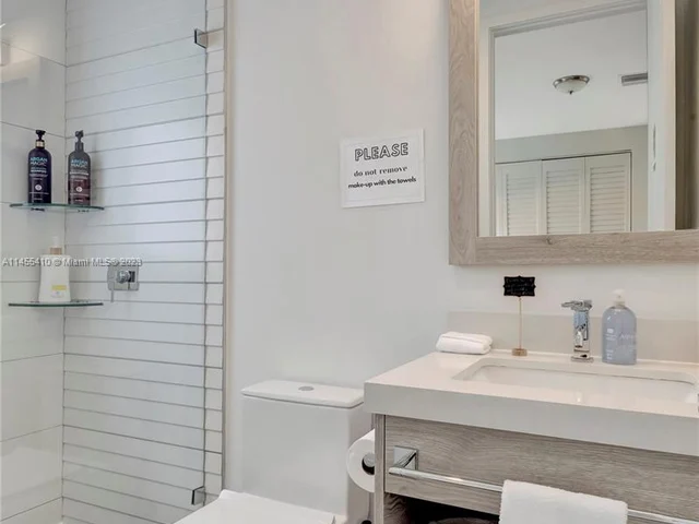 3570 SW 23rd St # 3570, Miami FL 33145