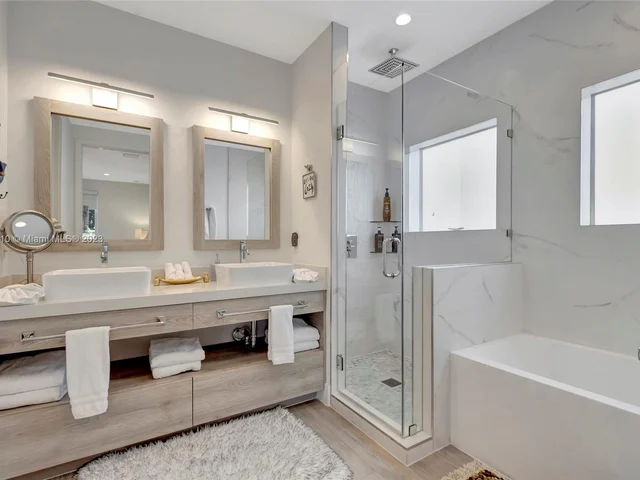 3570 SW 23rd St # 3570, Miami FL 33145