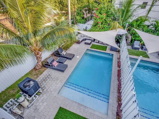 3570 SW 23rd St # 3570, Miami FL 33145