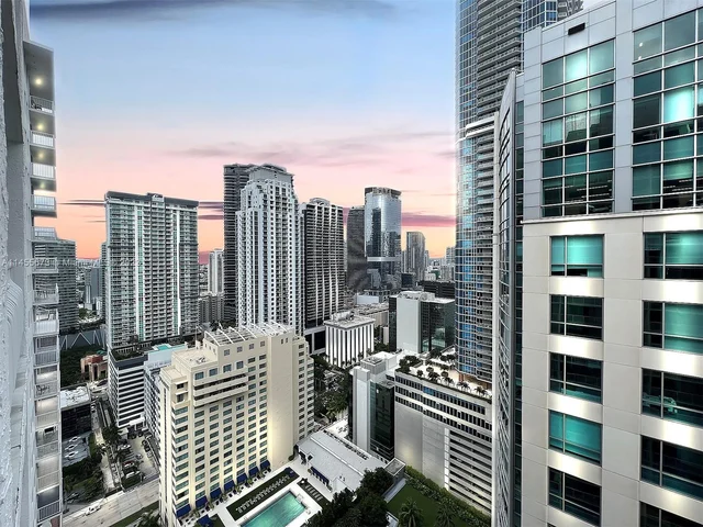 1200 Brickell Bay Dr # 3814, Miami FL 33131