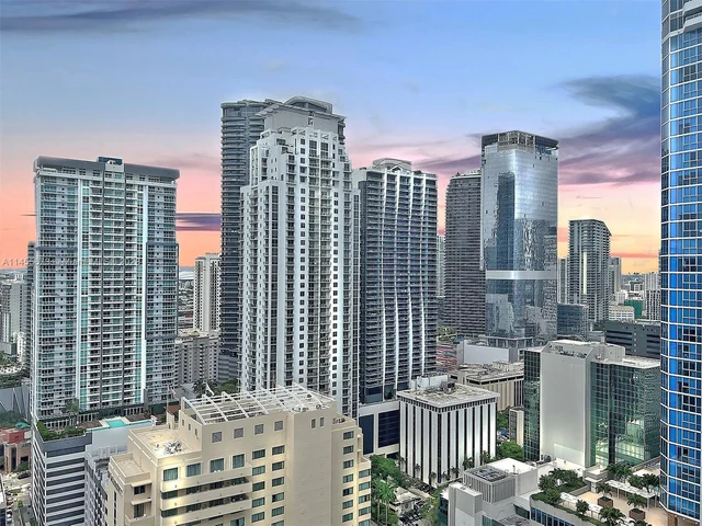 1200 Brickell Bay Dr # 3814, Miami FL 33131