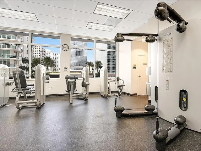 1200 Brickell Bay Dr # 3814, Miami FL 33131